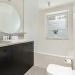 Elegant One Bedroom With Underground Parking By Renters *